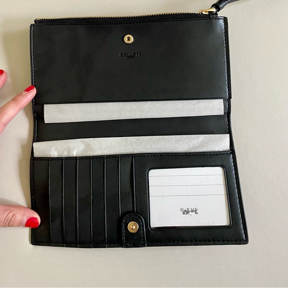 Coach Signature Abby Duffle. Brown/Black. NEW with tags. - Picture 9 of 10